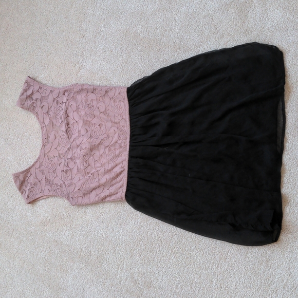 Dynamite Dress - Picture 1 of 2